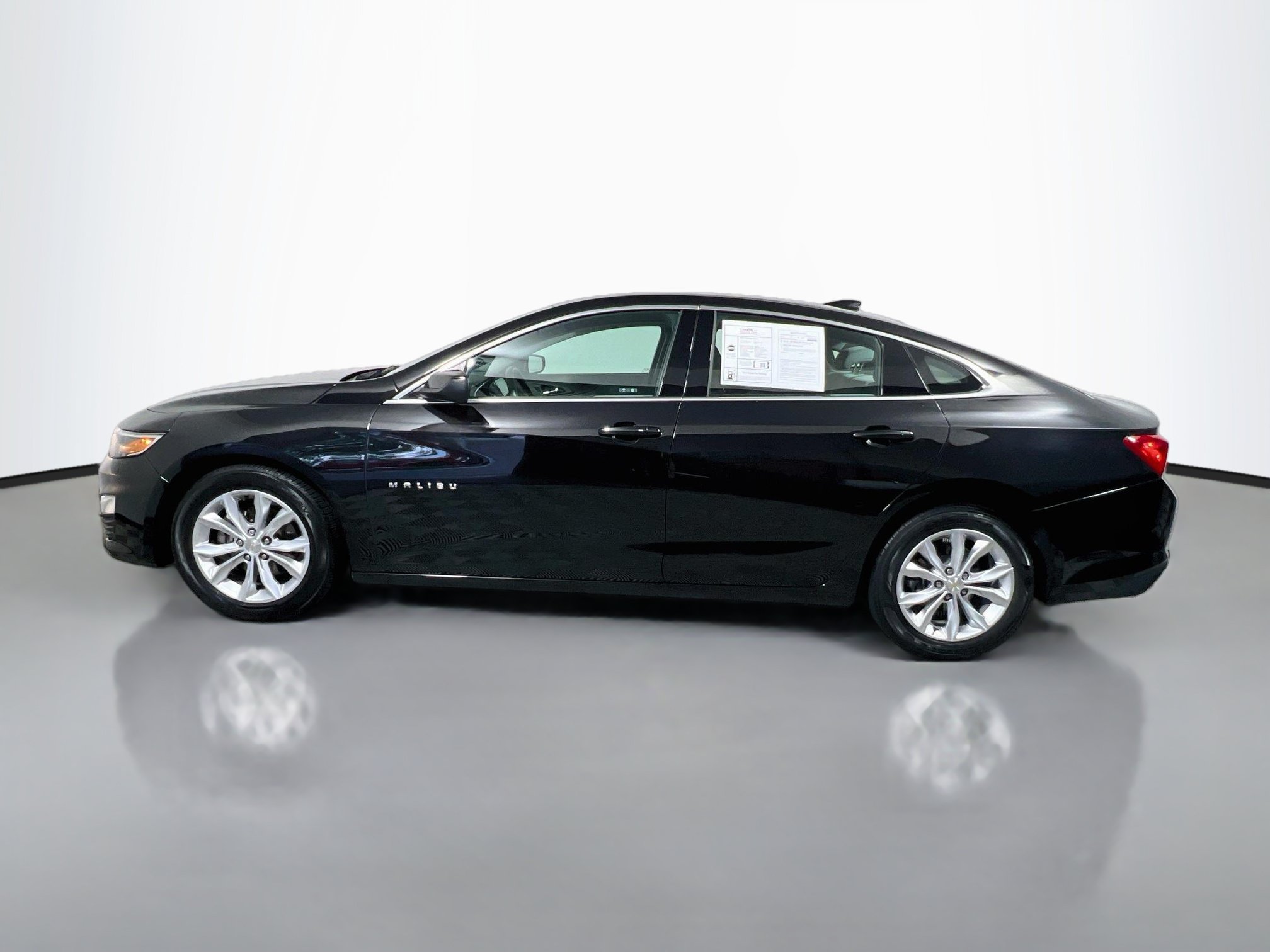 Used 2025 Chevrolet Malibu LT FWD image 9