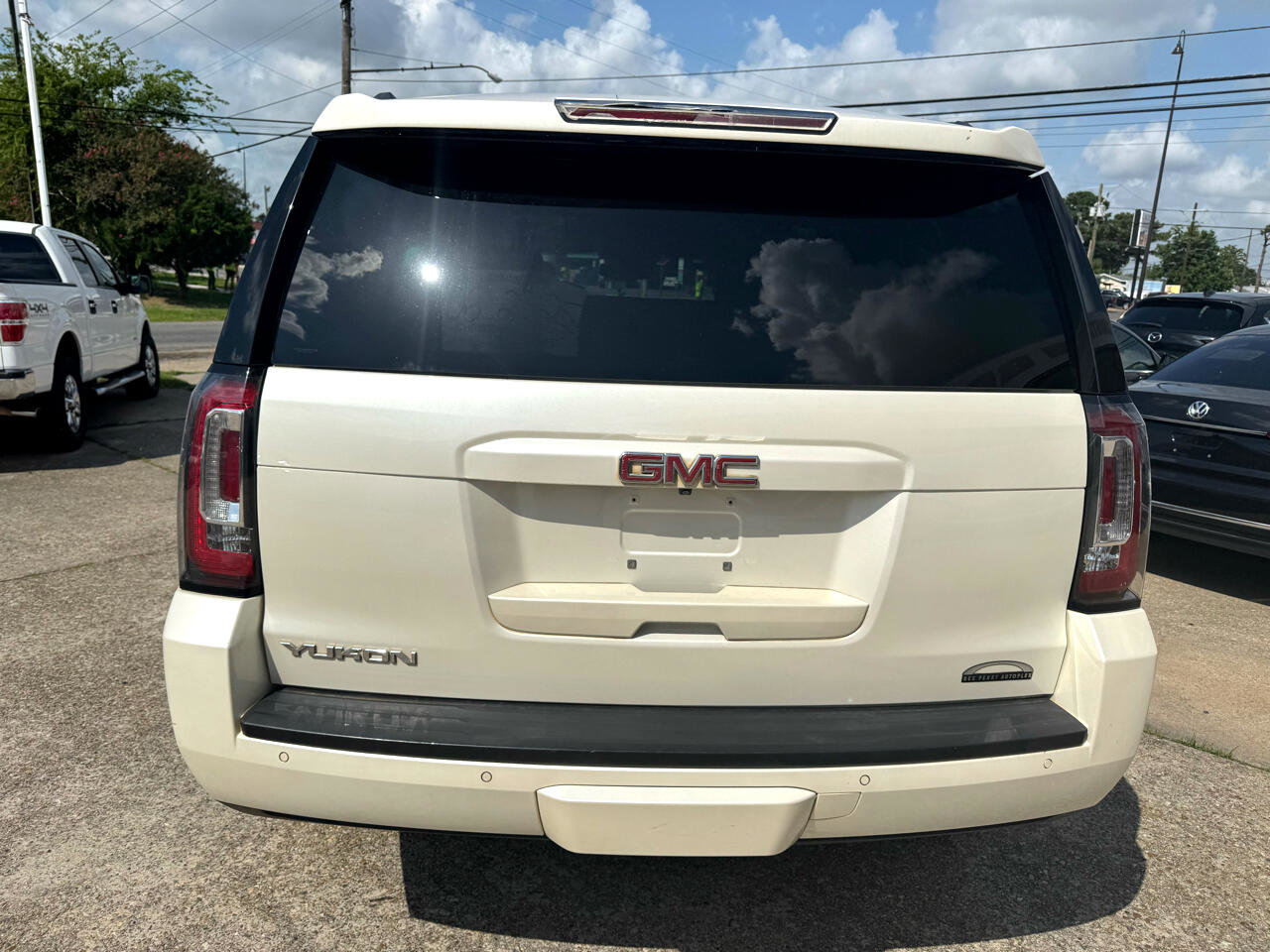 Used 2015 GMC Yukon SLT w/ Open Road Package image 2