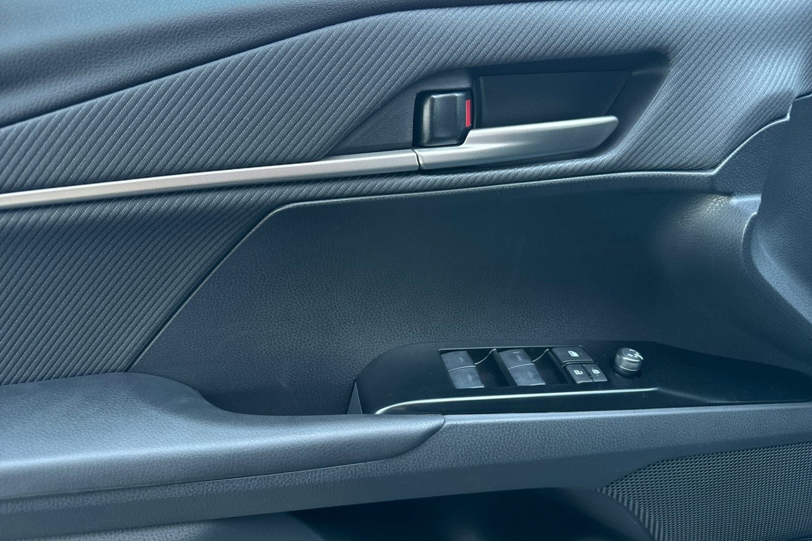 New 2026 Toyota Camry SE FWD image 10