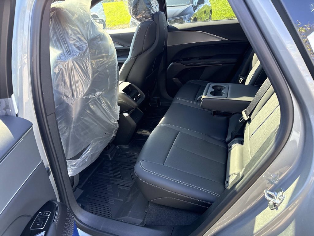 New 2027 Cadillac Lyriq Sport w/ LPO, Floor Liner Package AWD/4WD image 9