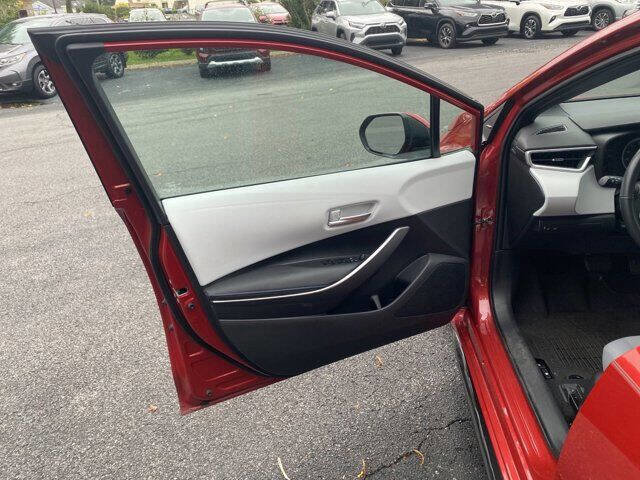 Used 2021 Toyota Corolla SE FWD image 12