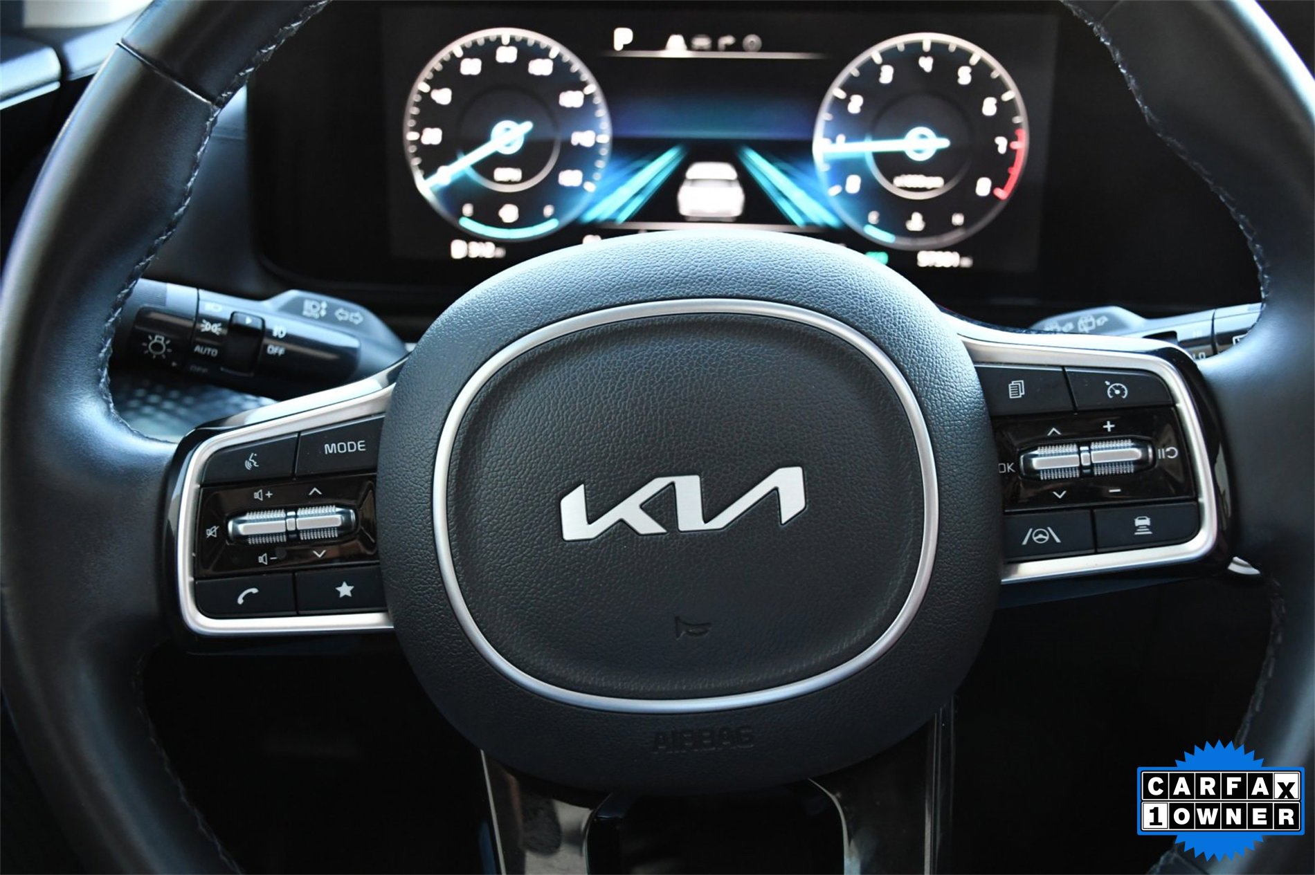 Used 2022 Kia Carnival SX Prestige image 12