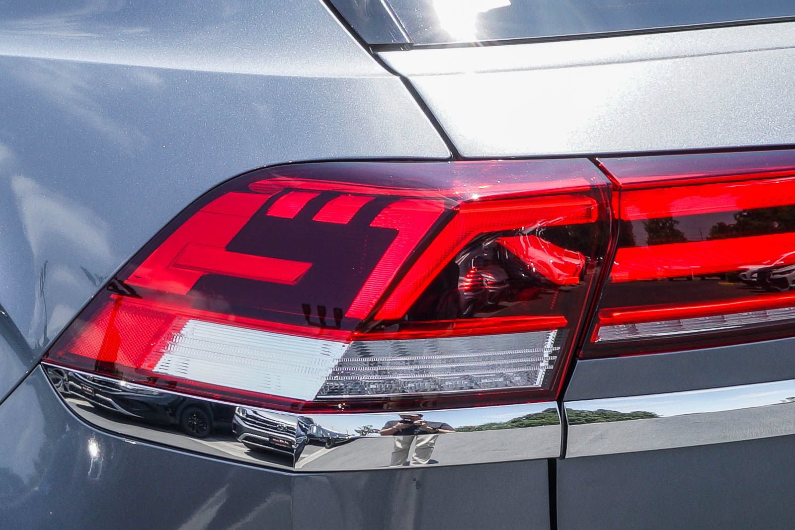 Certified 2023 Volkswagen Atlas Cross Sport SE FWD image 9