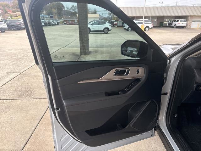 Certified 2025 Ford Explorer Active w/ Active Comfort Package image 16