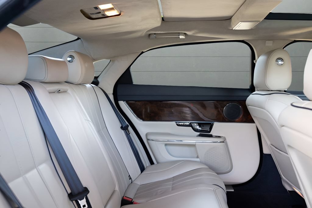 Used 2012 Jaguar XJ L RWD image 68