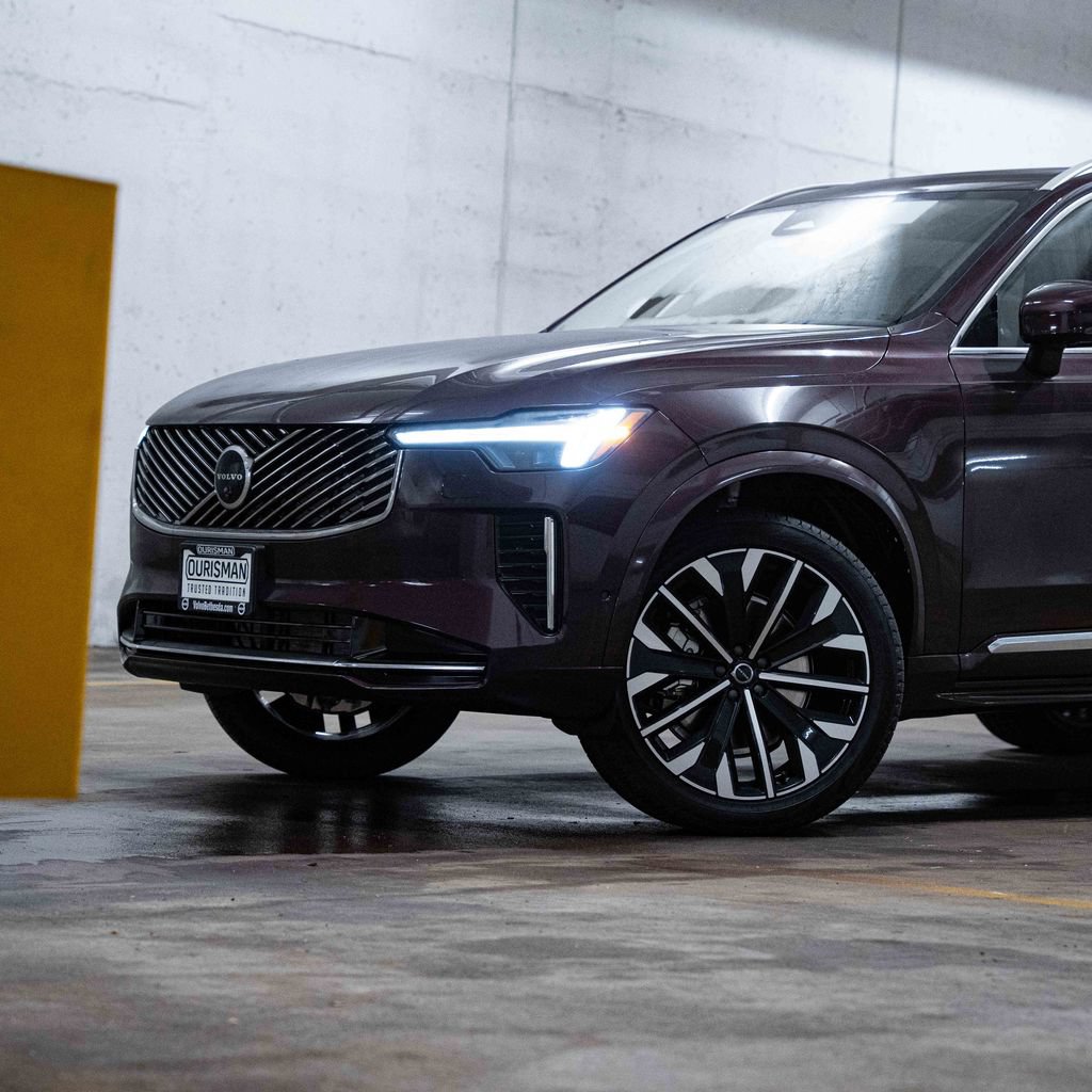 New 2026 Volvo XC90 B5 Plus AWD/4WD image 2