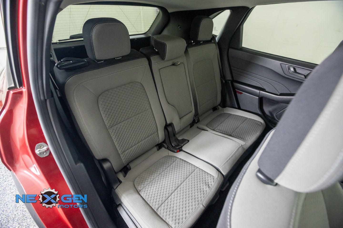 Used 2022 Ford Escape SE w/ SE Sport Appearance Package FWD image 42
