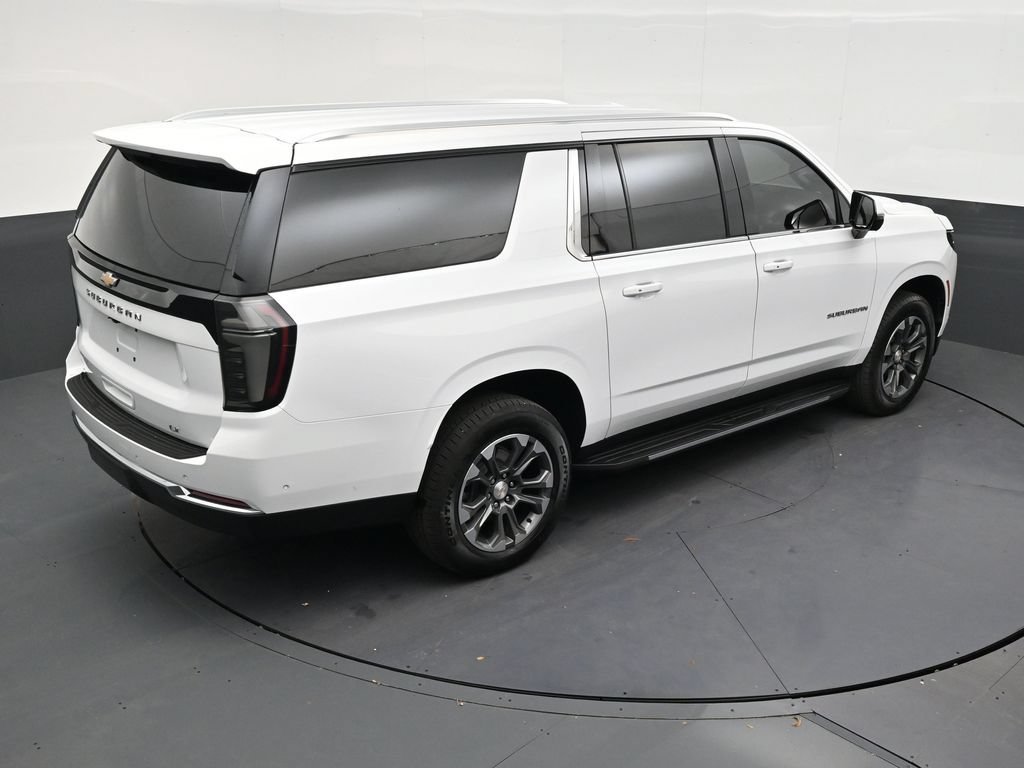 Used 2026 Chevrolet Suburban LT w/ Comfort Package RWD image 16