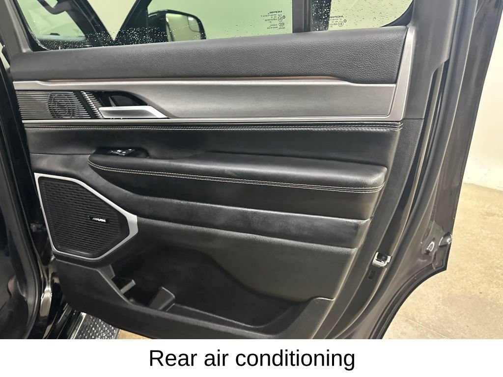 Used 2025 Jeep Wagoneer Series II AWD/4WD image 25