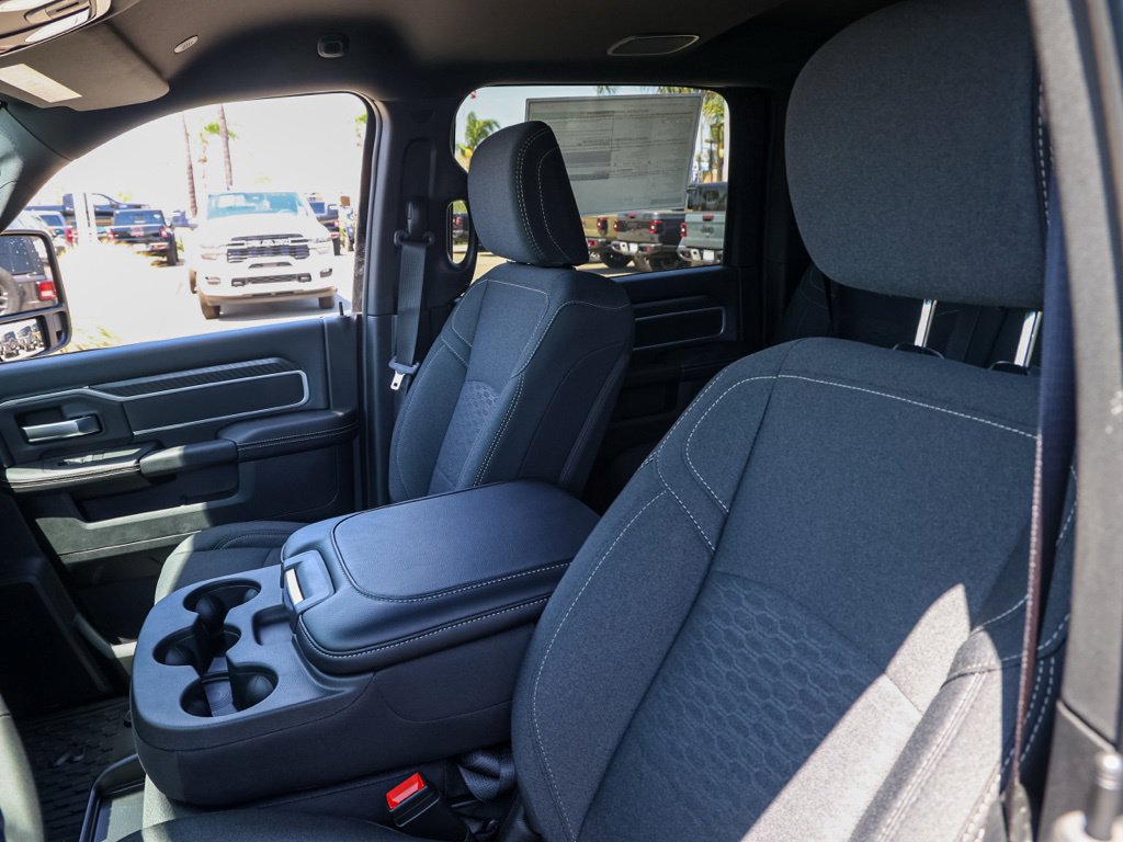 New 2026 RAM 3500 Big Horn AWD/4WD image 16