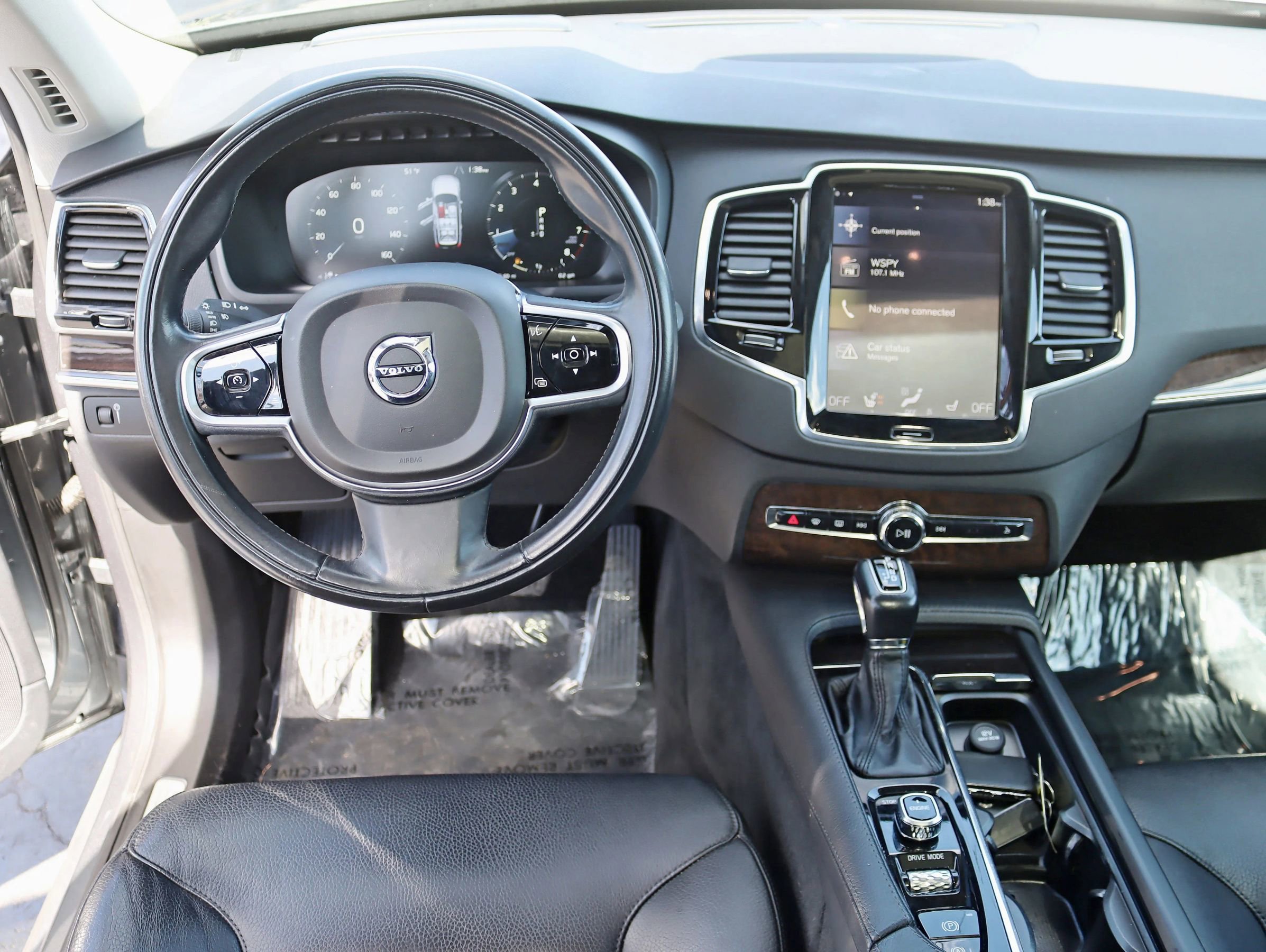 Used 2017 Volvo XC90 T6 Momentum w/ Vision Package image 18