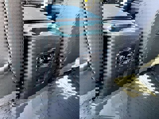 New 2026 Chevrolet Suburban RST image 17