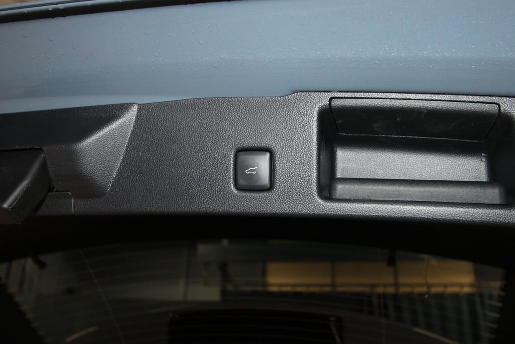 Used 2025 Ford Escape SE FWD image 39