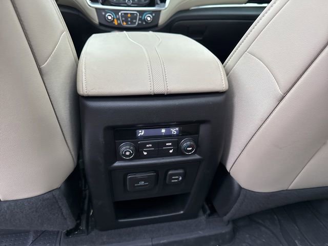 Used 2023 Chevrolet Traverse Premier image 30