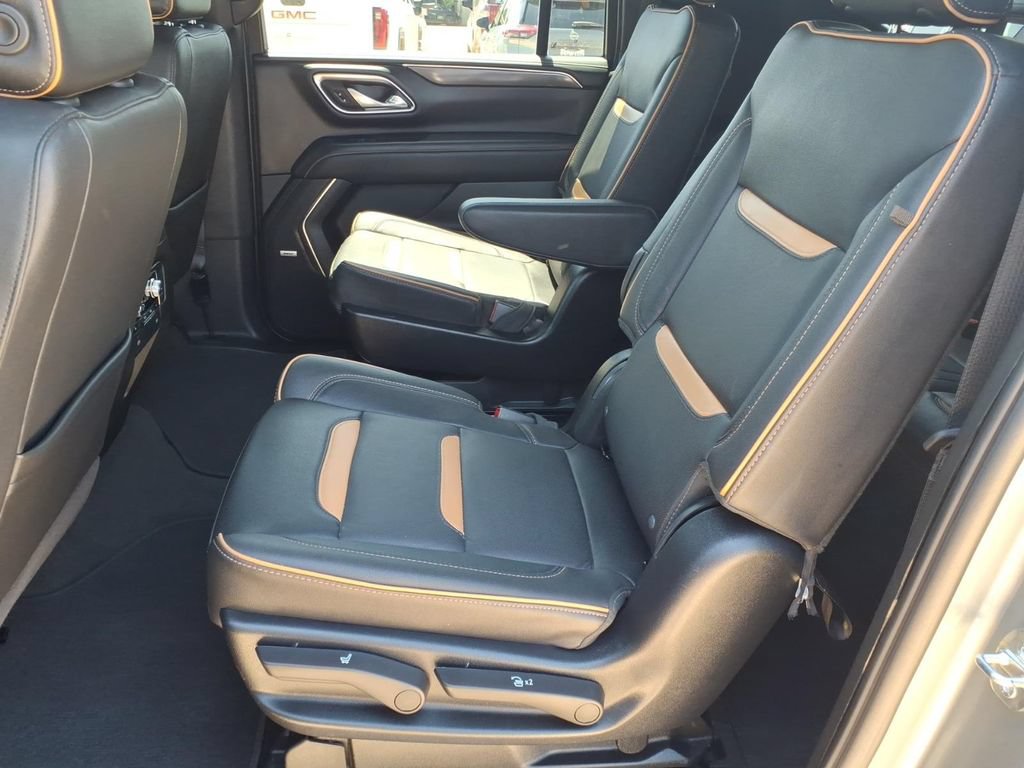 Certified 2024 GMC Yukon XL AT4 w/ AT4 Premium Plus Package AWD/4WD image 13