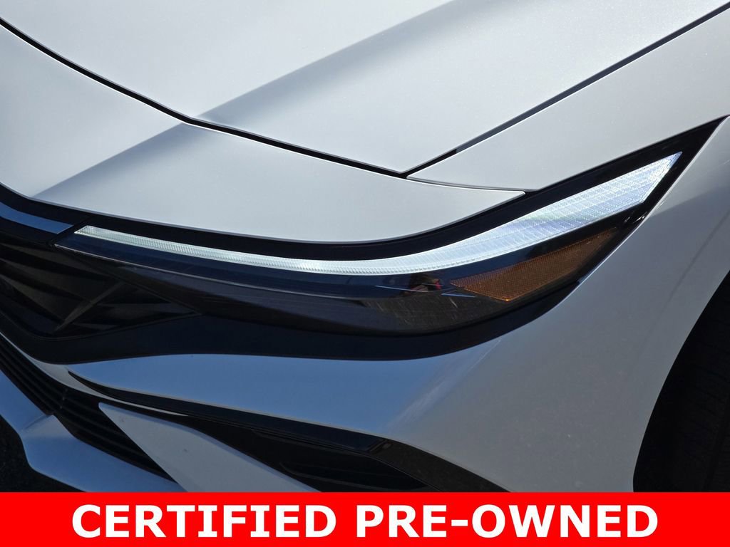 Used 2025 Hyundai Elantra Limited image 31