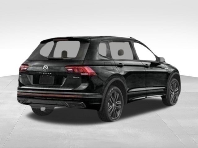 Used 2022 Volkswagen Tiguan SE R-Line image 2