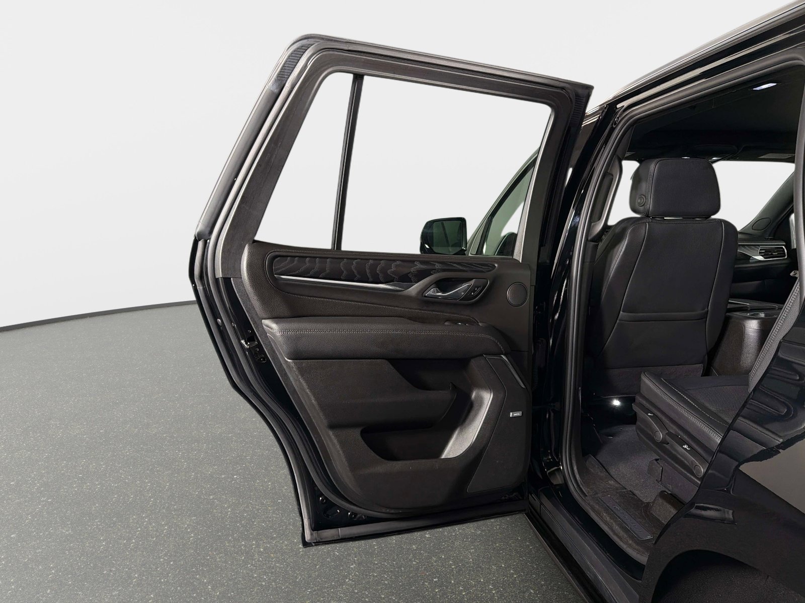 Used 2024 GMC Yukon Denali AWD/4WD image 30