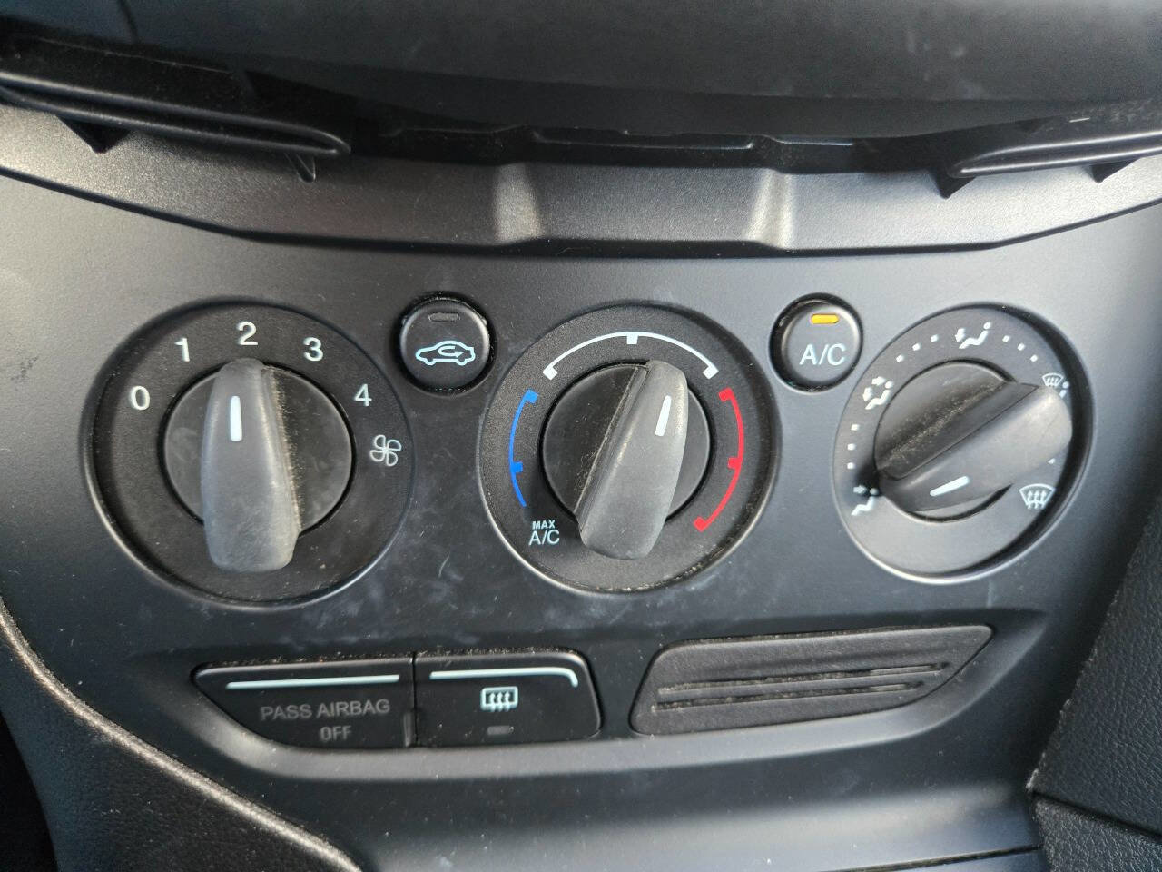 Used 2014 Ford Focus S image 18