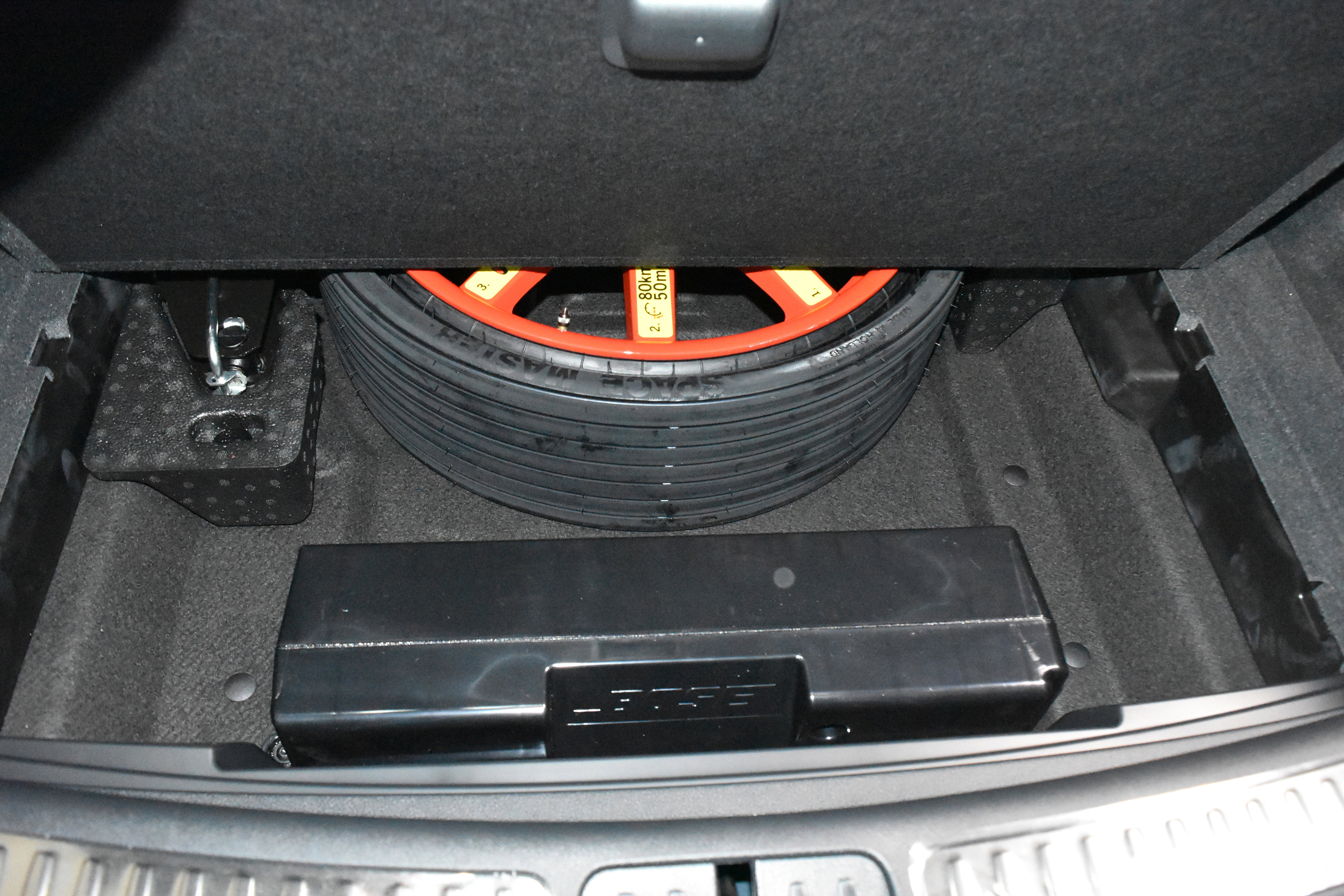 New 2026 Porsche Macan image 30