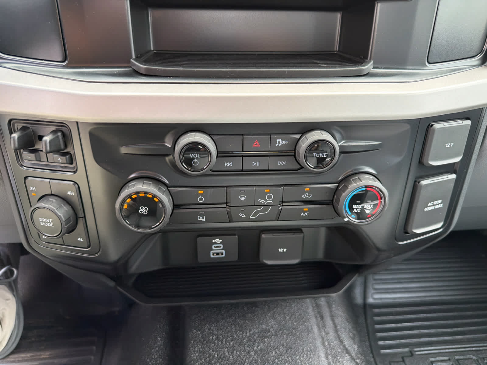 New 2025 Ford F250 XL w/ FX4 Off-Road Package AWD/4WD image 22