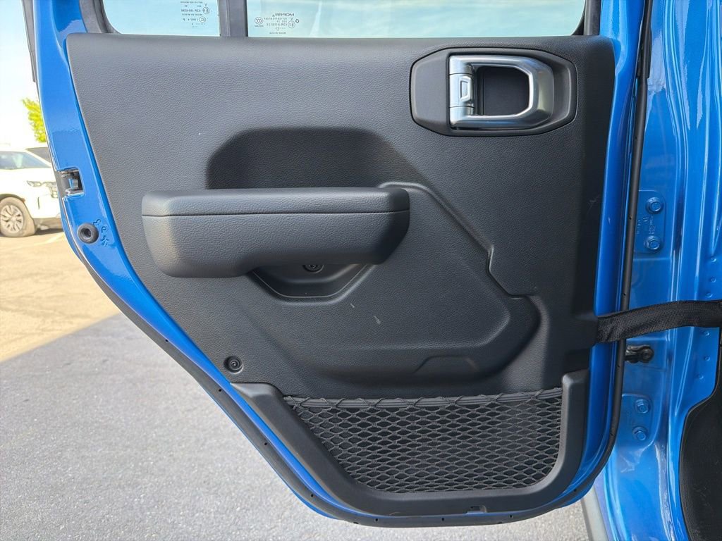 Certified 2023 Jeep Wrangler Unlimited w/ Cold Weather Group image 24