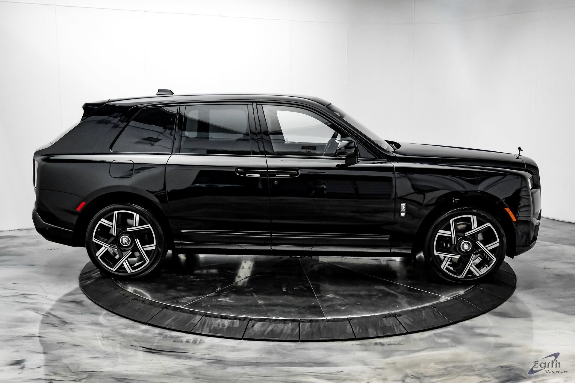 Used 2026 Rolls-Royce Cullinan Black Badge AWD/4WD image 23