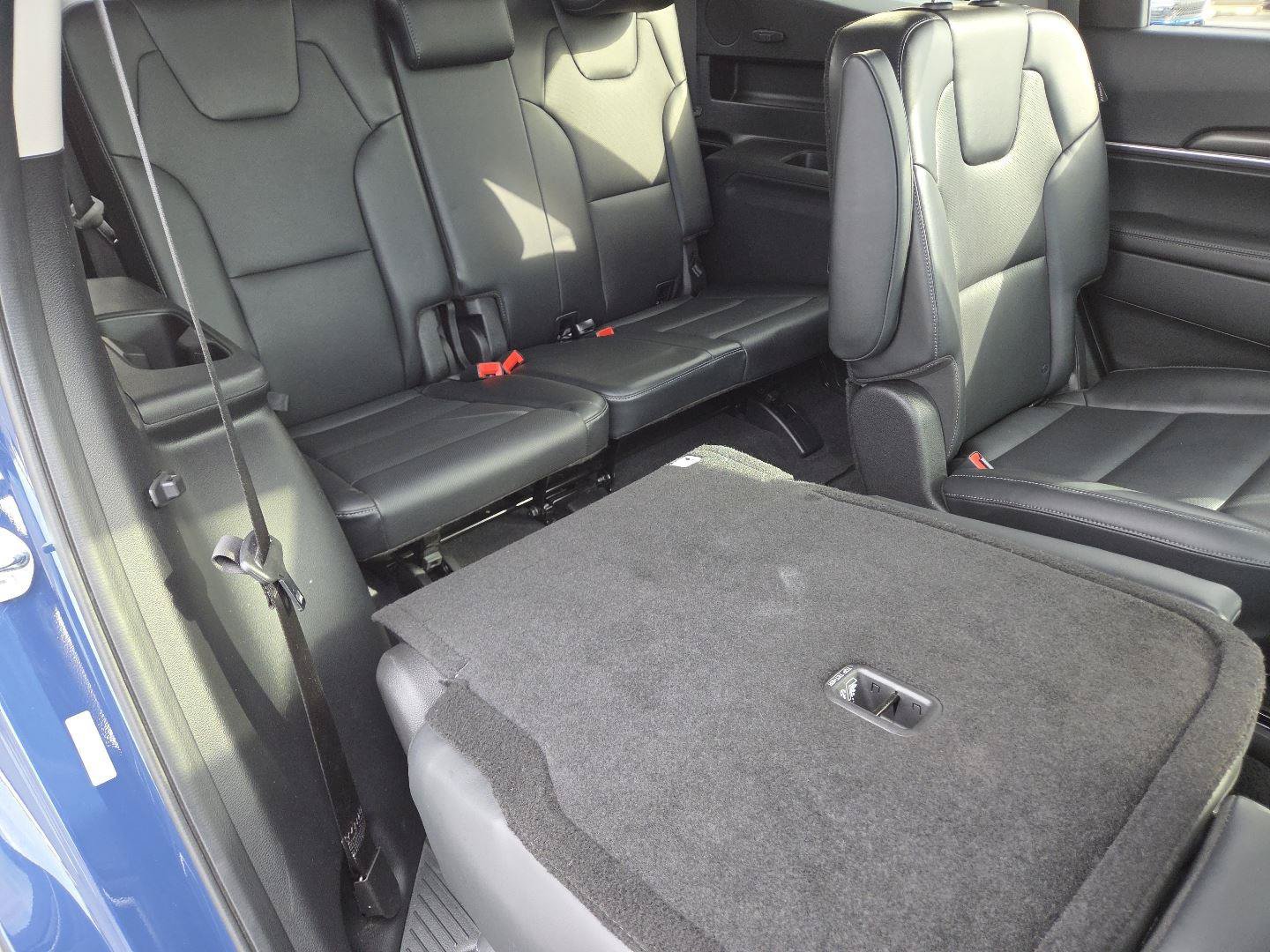 Used 2025 Kia Telluride S FWD image 23