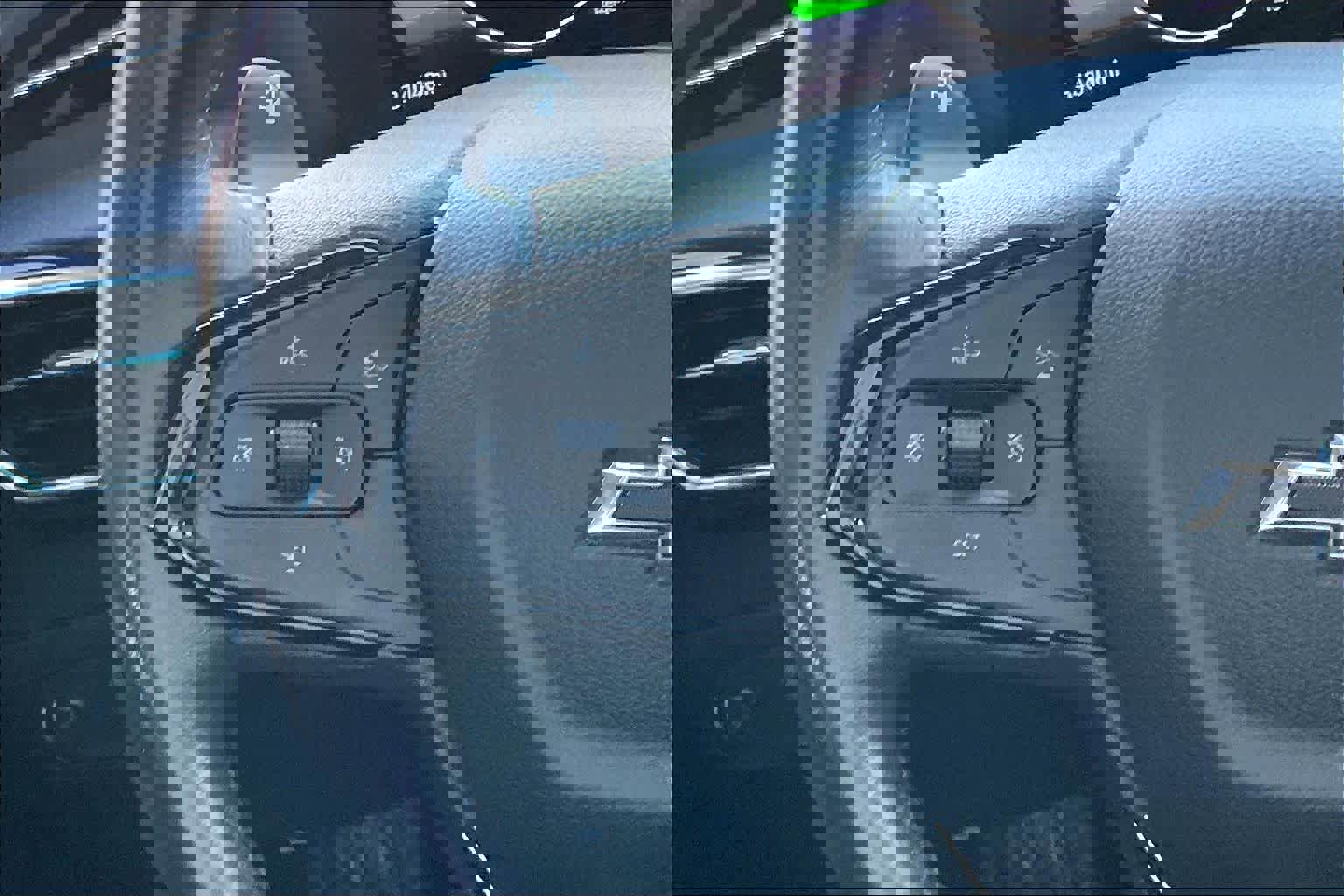 Used 2022 Chevrolet Bolt EUV Premier w/ Sun & Sound Package image 24