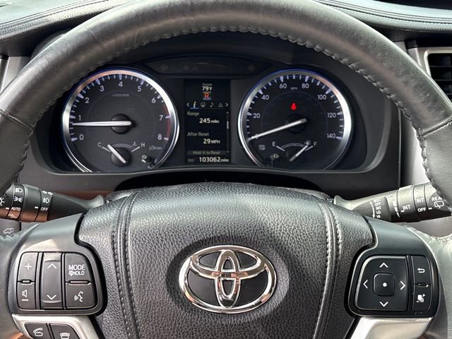 Used 2014 Toyota Highlander XLE FWD image 21