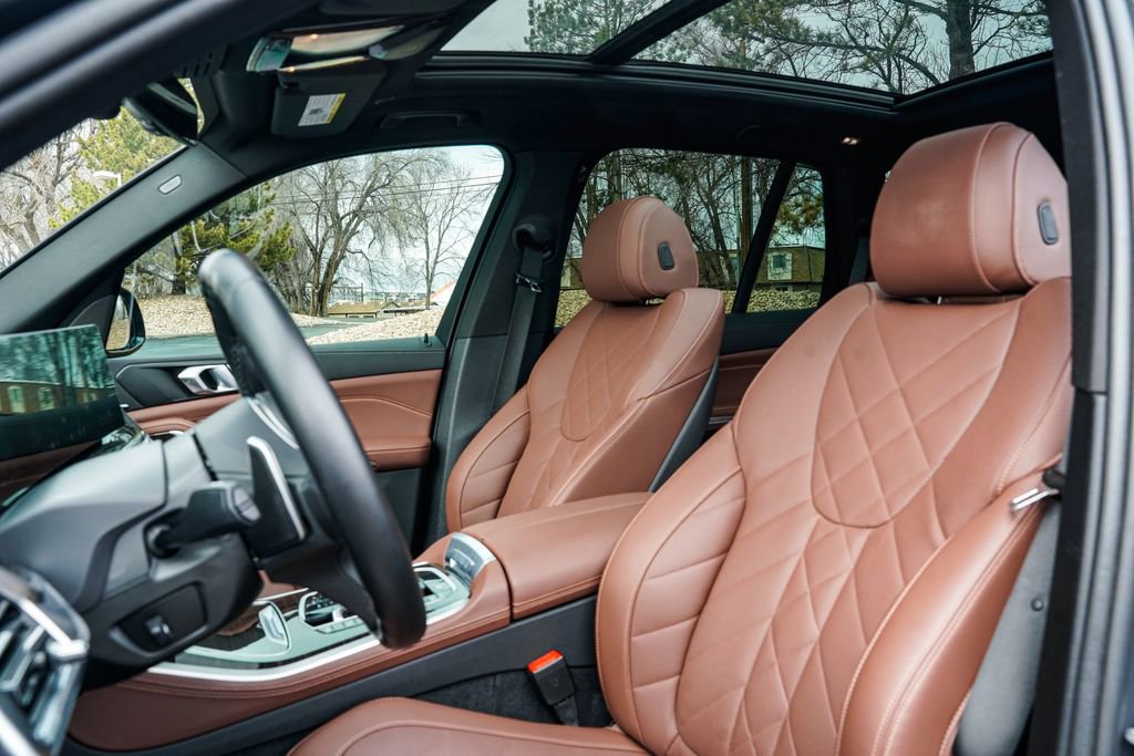 Used 2024 BMW X5 xDrive40i w/ M Sport Package image 17