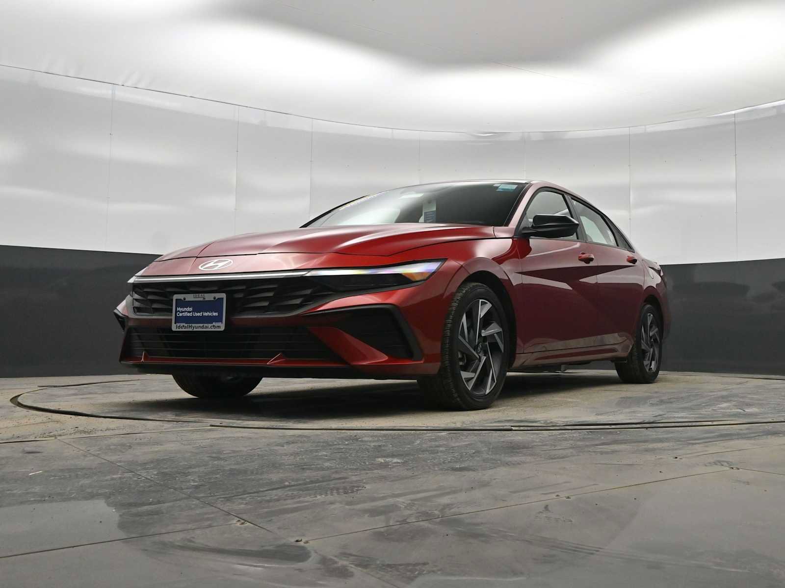 Certified 2025 Hyundai Elantra Sport image 32