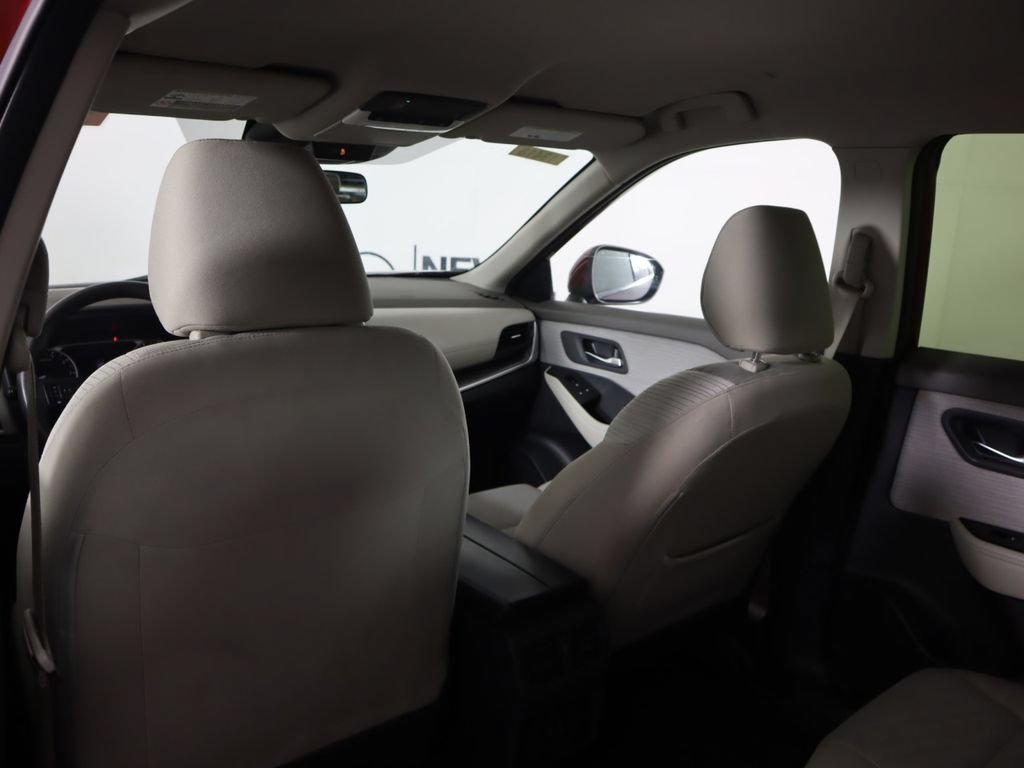 Used 2023 Nissan Rogue SV AWD/4WD image 25