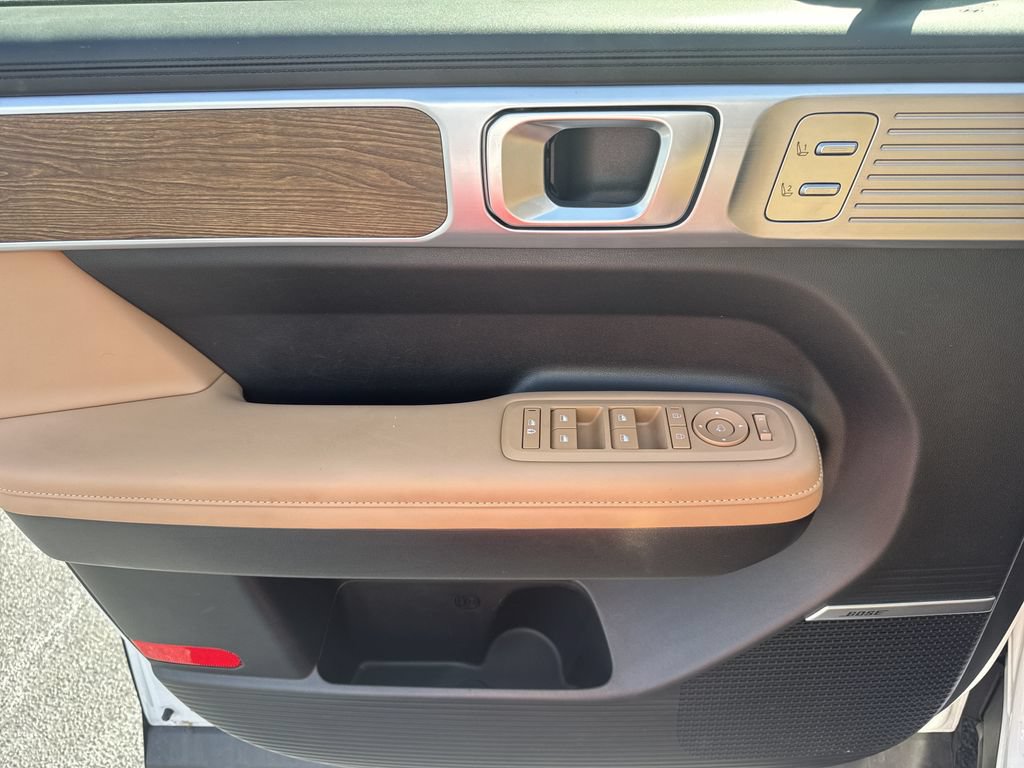 Used 2024 Hyundai Santa Fe Limited AWD/4WD image 10