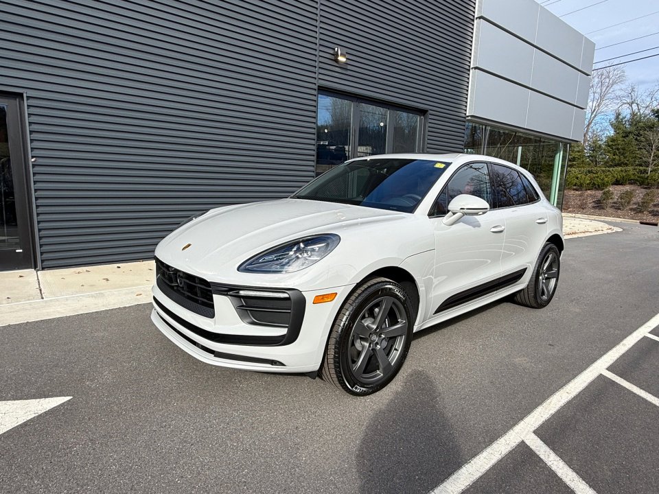New 2026 Porsche Macan image 1