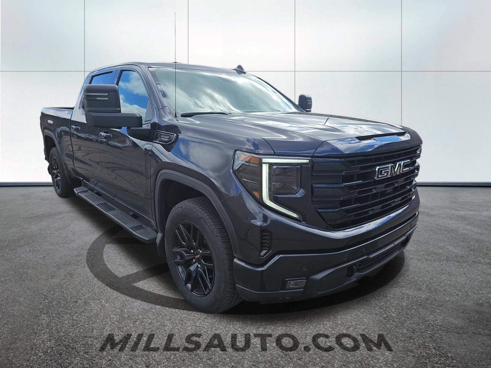 Used 2024 GMC Sierra 1500 Elevation w/ Elevation Premium Package AWD/4WD image 3