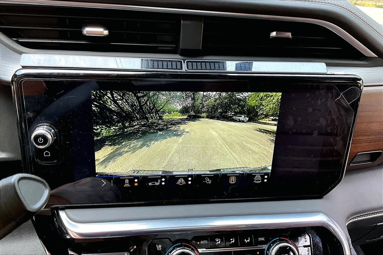 Used 2025 GMC Sierra 2500 Denali Ultimate AWD/4WD image 13