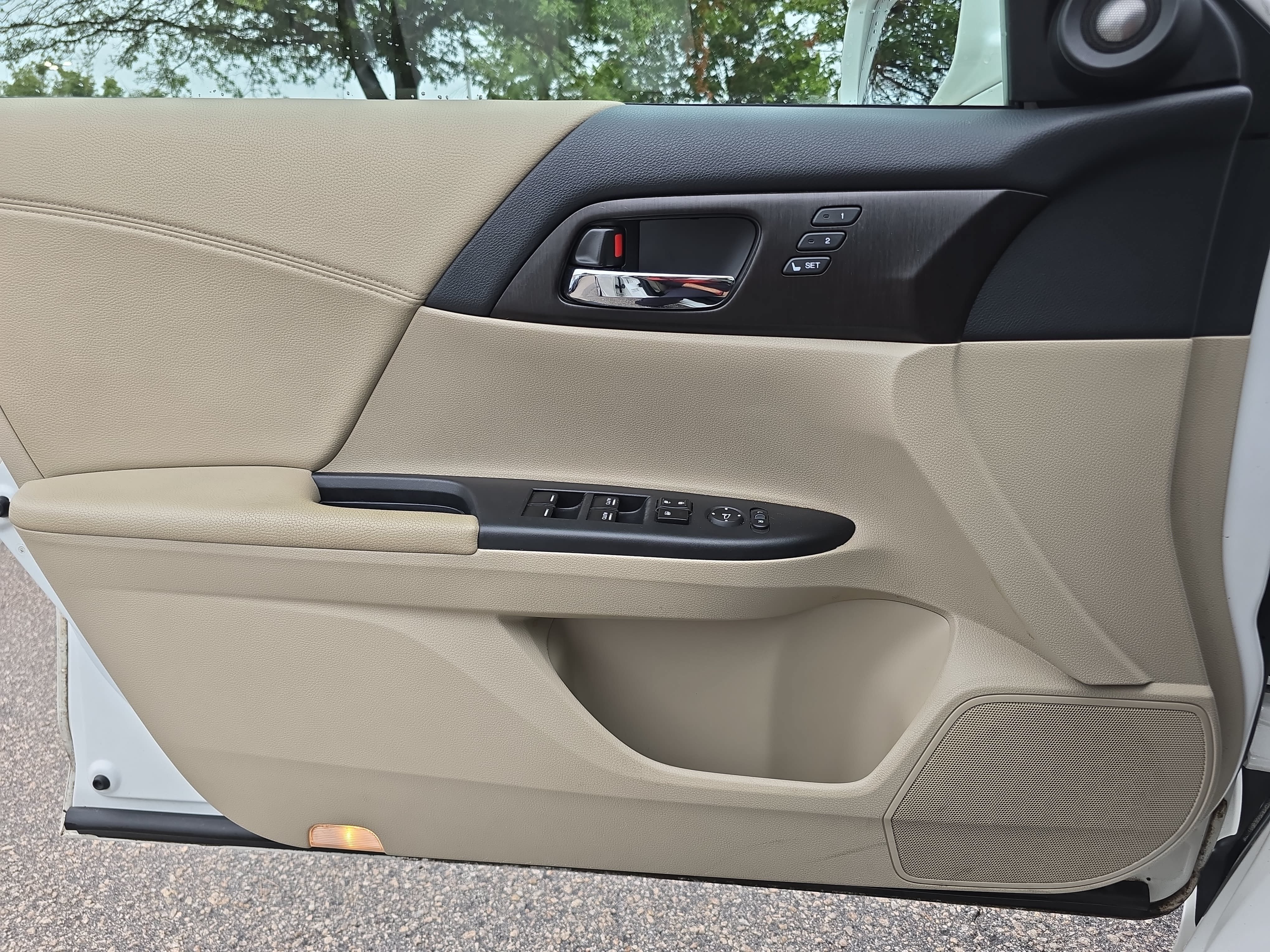 Used 2013 Honda Accord EX-L image 25