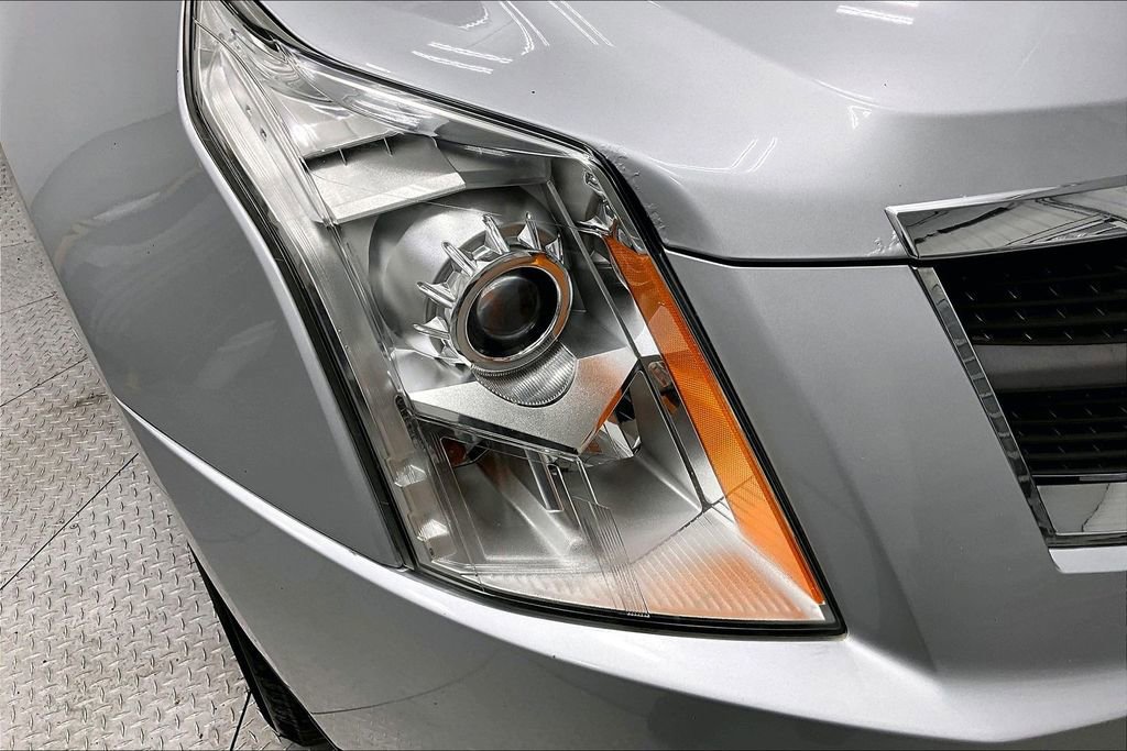 Used 2011 Cadillac SRX Luxury image 29