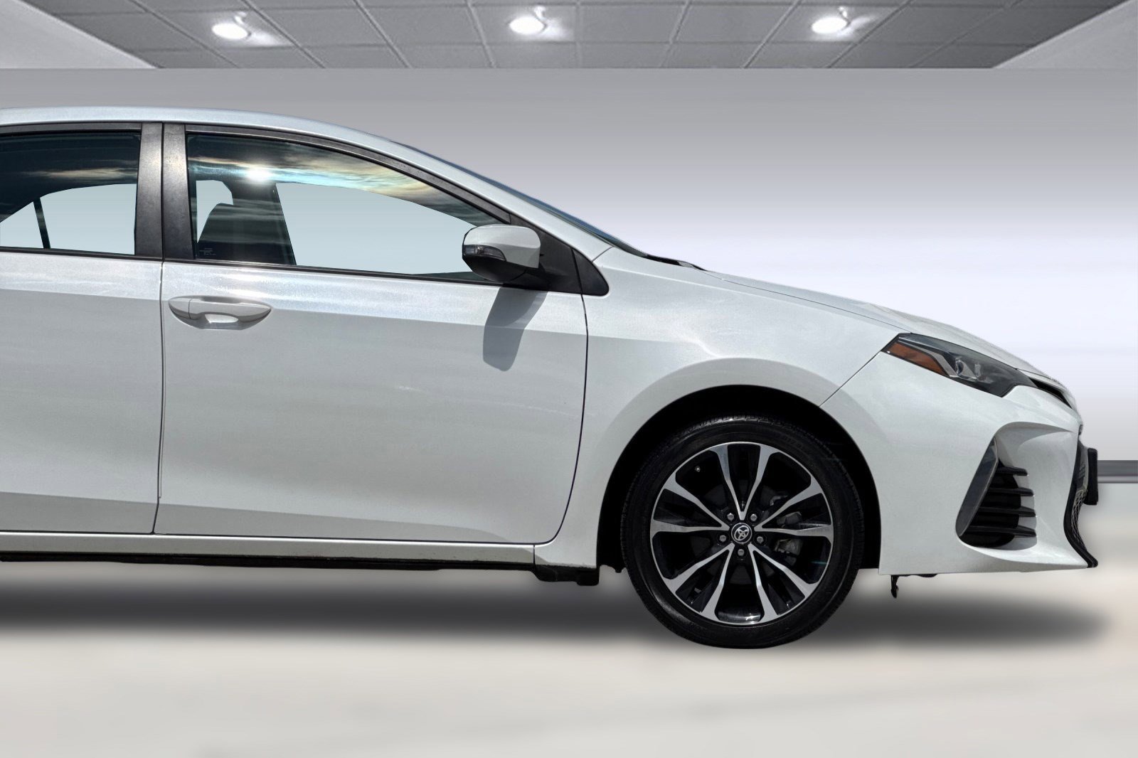 Used 2019 Toyota Corolla SE w/ Carpet Mat Package (TMS) FWD image 31