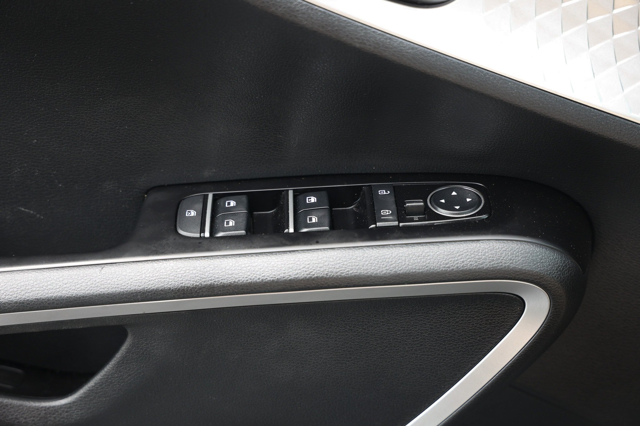 Used 2025 Kia Soul S FWD image 44