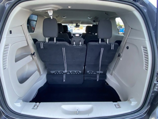Used 2023 Chrysler Voyager LX image 22