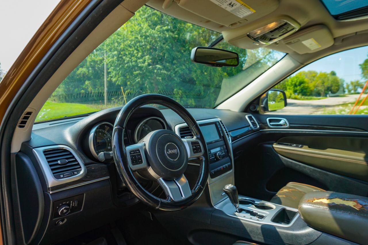 Used 2011 Jeep Grand Cherokee 70th Anniversary AWD/4WD image 11