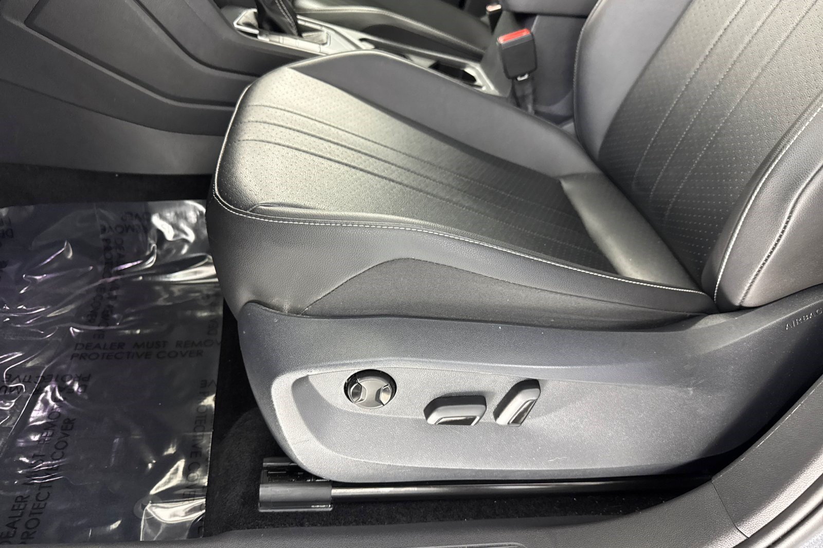 Used 2022 Volkswagen Tiguan SE FWD image 15