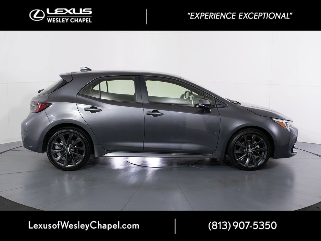 Used 2025 Toyota Corolla XSE FWD image 2