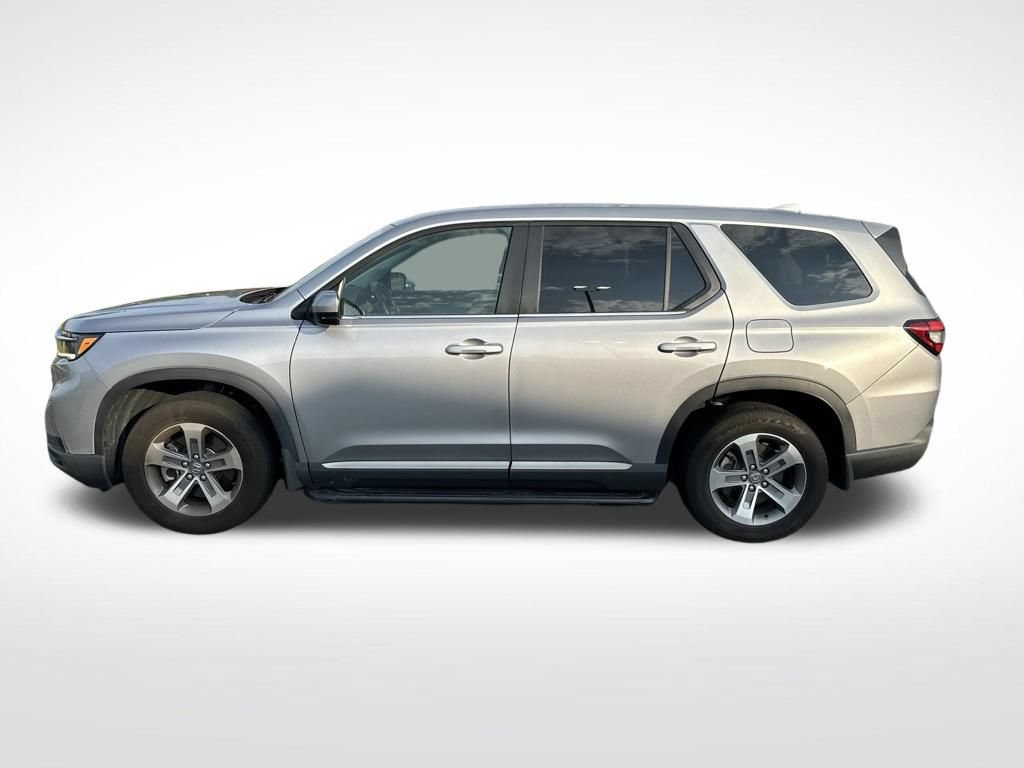 Used 2025 Honda Pilot EX-L image 2