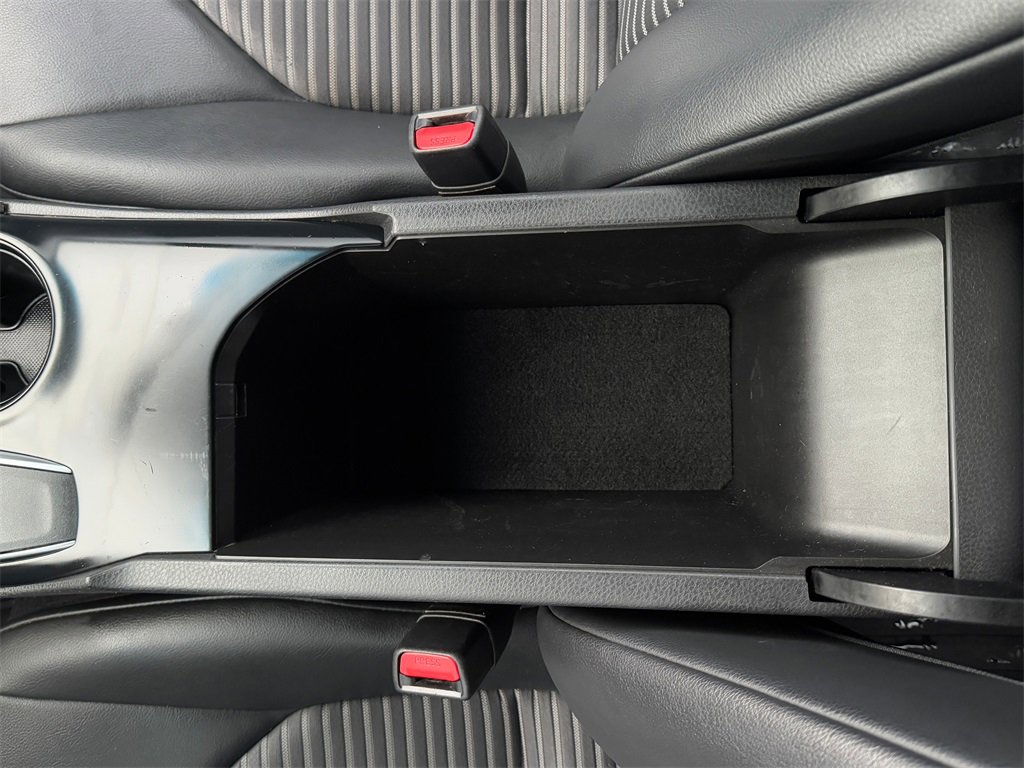 Certified 2018 Toyota Camry SE image 25