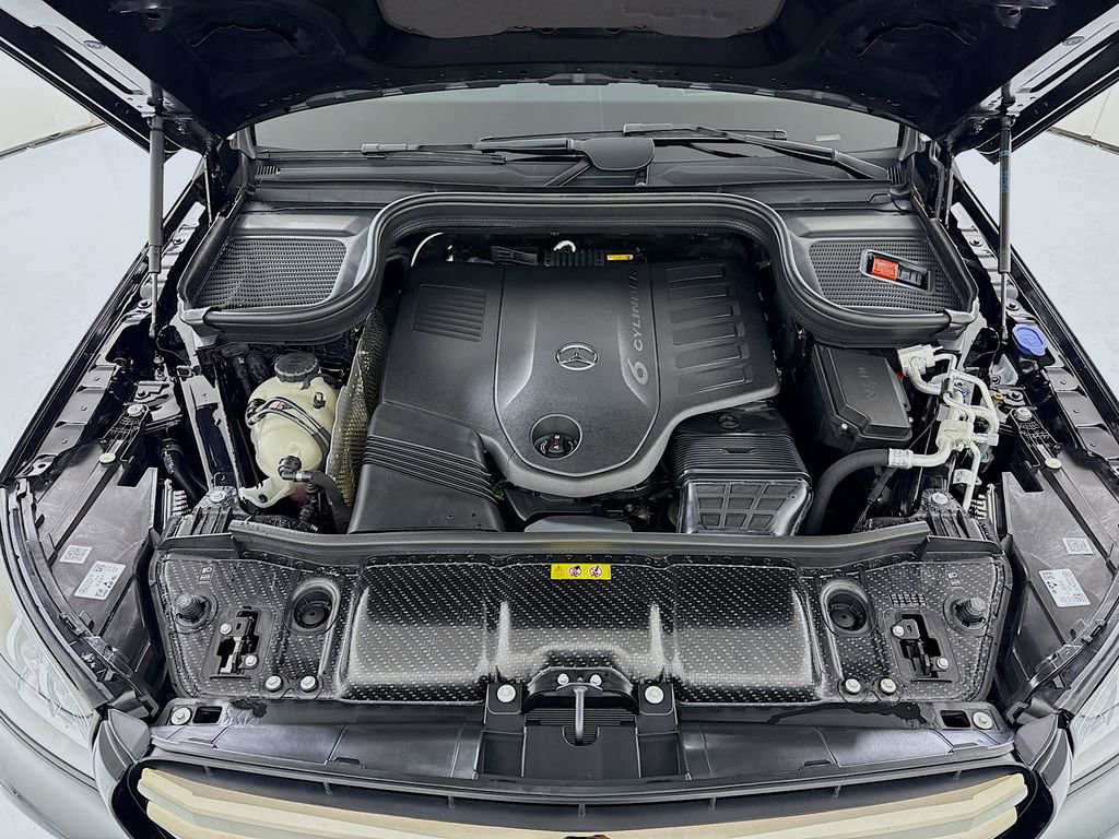 Used 2025 Mercedes-Benz GLS 450 4MATIC image 30
