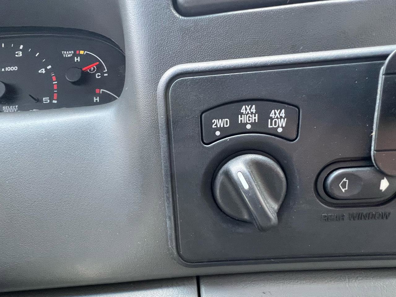 Used 2004 Ford F350 Lariat AWD/4WD image 46