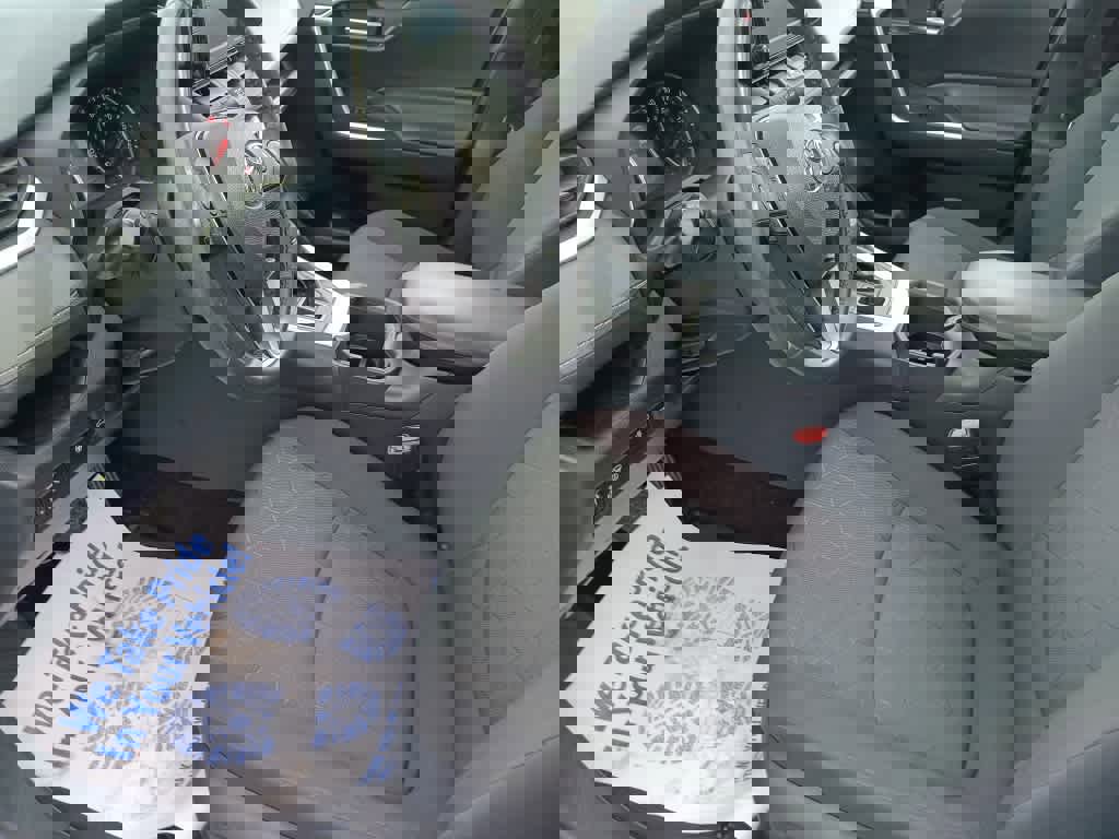 Used 2022 Toyota RAV4 XLE w/ Convenience Package image 18